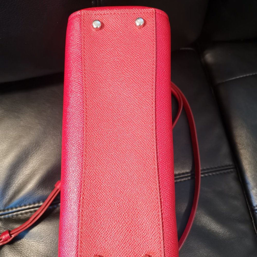 COACH Cross Grain Leather Crossbody Handbag - Picture 7 of 9